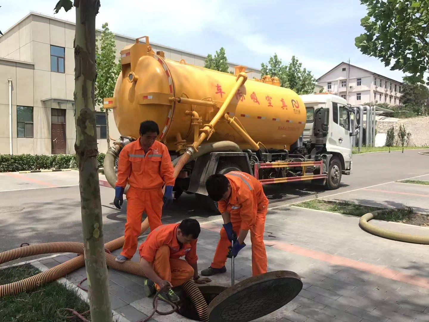 漾濞化粪池清理与5-8吨吸粪车施工效率分析